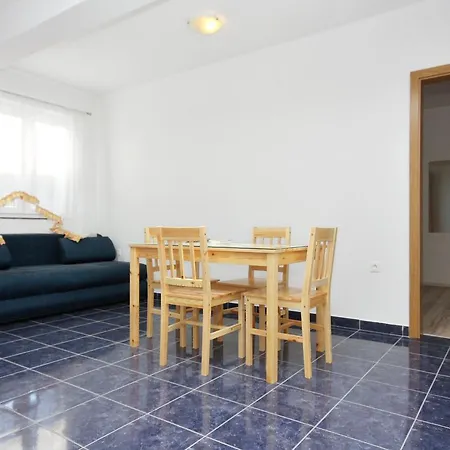 5916b Appartamento Bibinje